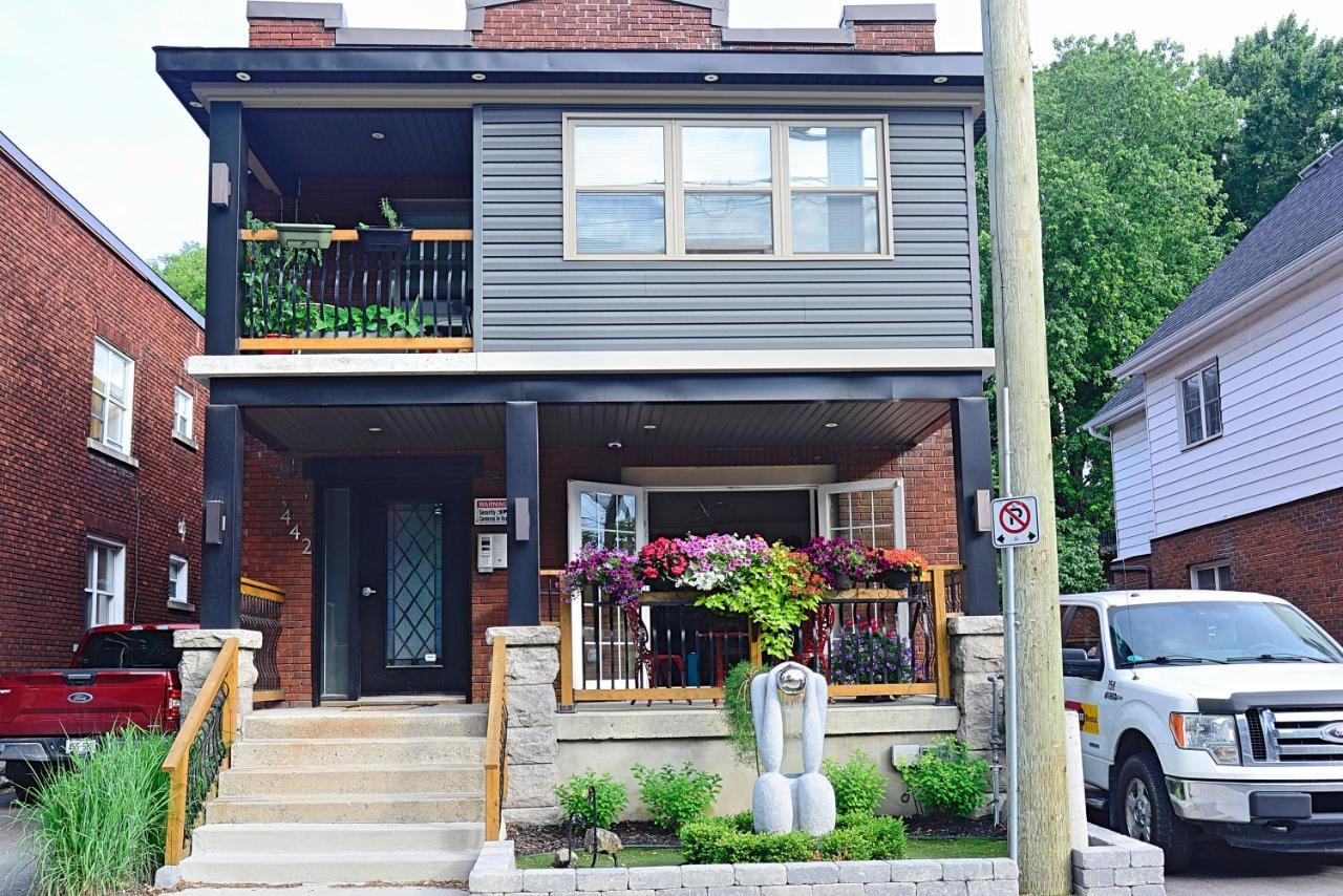 Ottawa Downtown Executive Apartment Retreat With Private Balcony Near Bank Street - Sleep Max 2 외부 사진