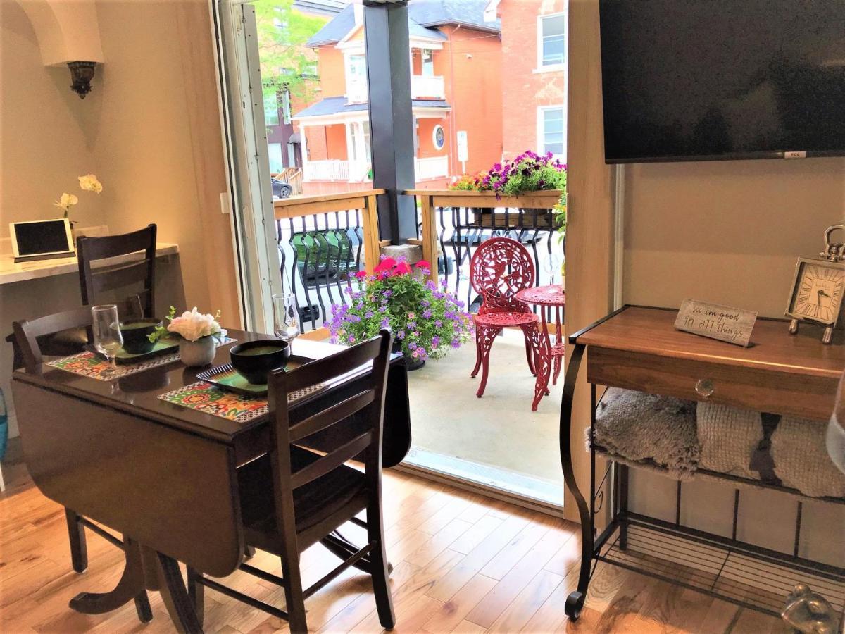 Ottawa Downtown Executive Apartment Retreat With Private Balcony Near Bank Street - Sleep Max 2 외부 사진