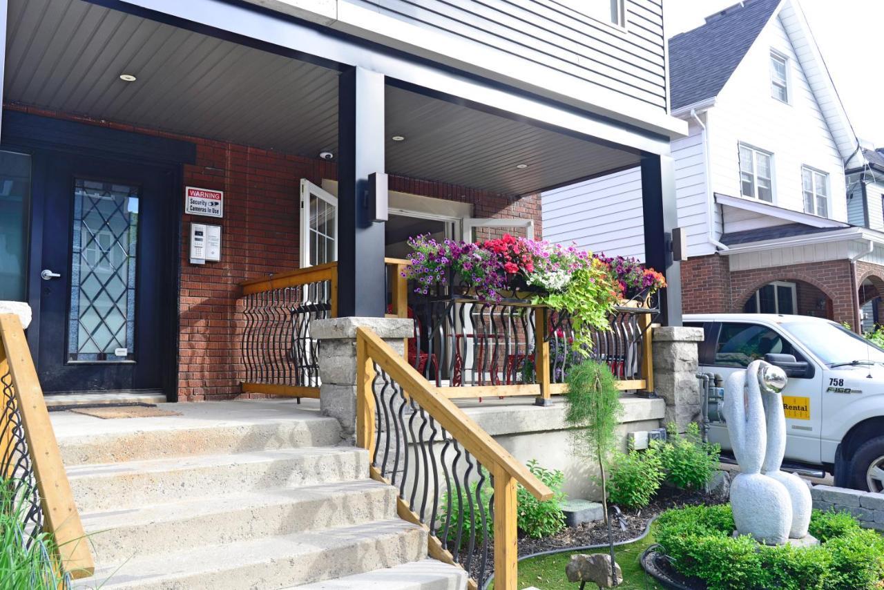 Ottawa Downtown Executive Apartment Retreat With Private Balcony Near Bank Street - Sleep Max 2 외부 사진