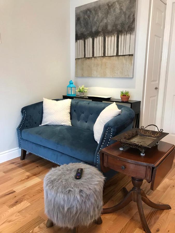 Ottawa Downtown Executive Apartment Retreat With Private Balcony Near Bank Street - Sleep Max 2 외부 사진