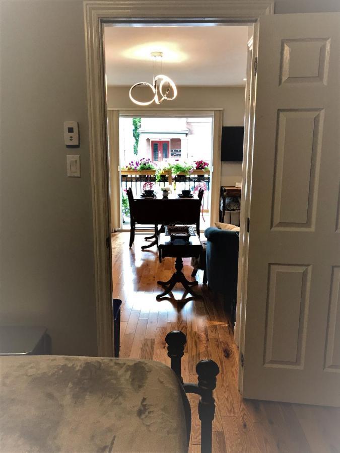 Ottawa Downtown Executive Apartment Retreat With Private Balcony Near Bank Street - Sleep Max 2 외부 사진