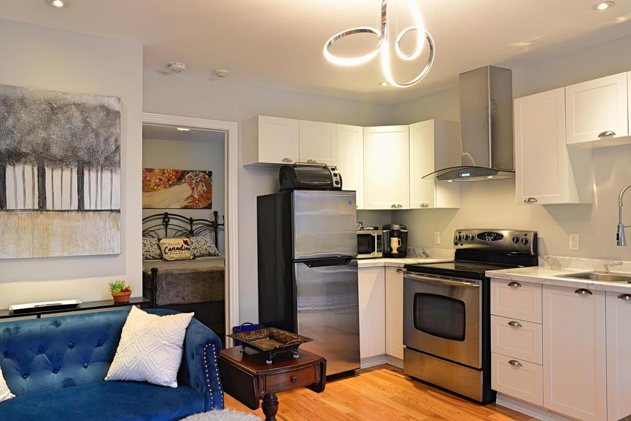 Ottawa Downtown Executive Apartment Retreat With Private Balcony Near Bank Street - Sleep Max 2 외부 사진