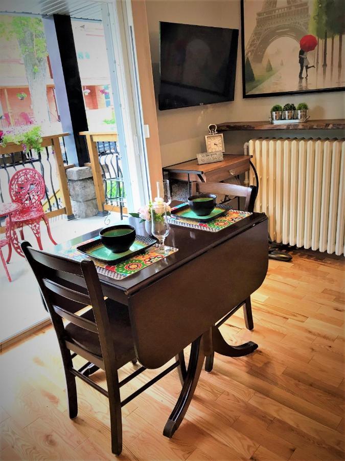 Ottawa Downtown Executive Apartment Retreat With Private Balcony Near Bank Street - Sleep Max 2 외부 사진