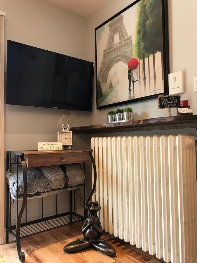 Ottawa Downtown Executive Apartment Retreat With Private Balcony Near Bank Street - Sleep Max 2 외부 사진